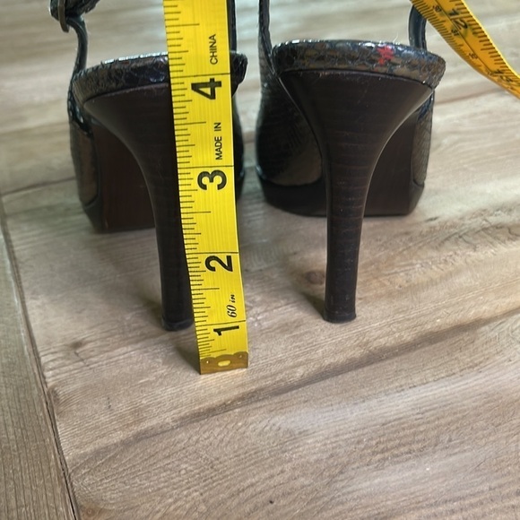 Stuart Weitzman Pewter colored peep toe heels. Size 5 - Picture 8 of 8